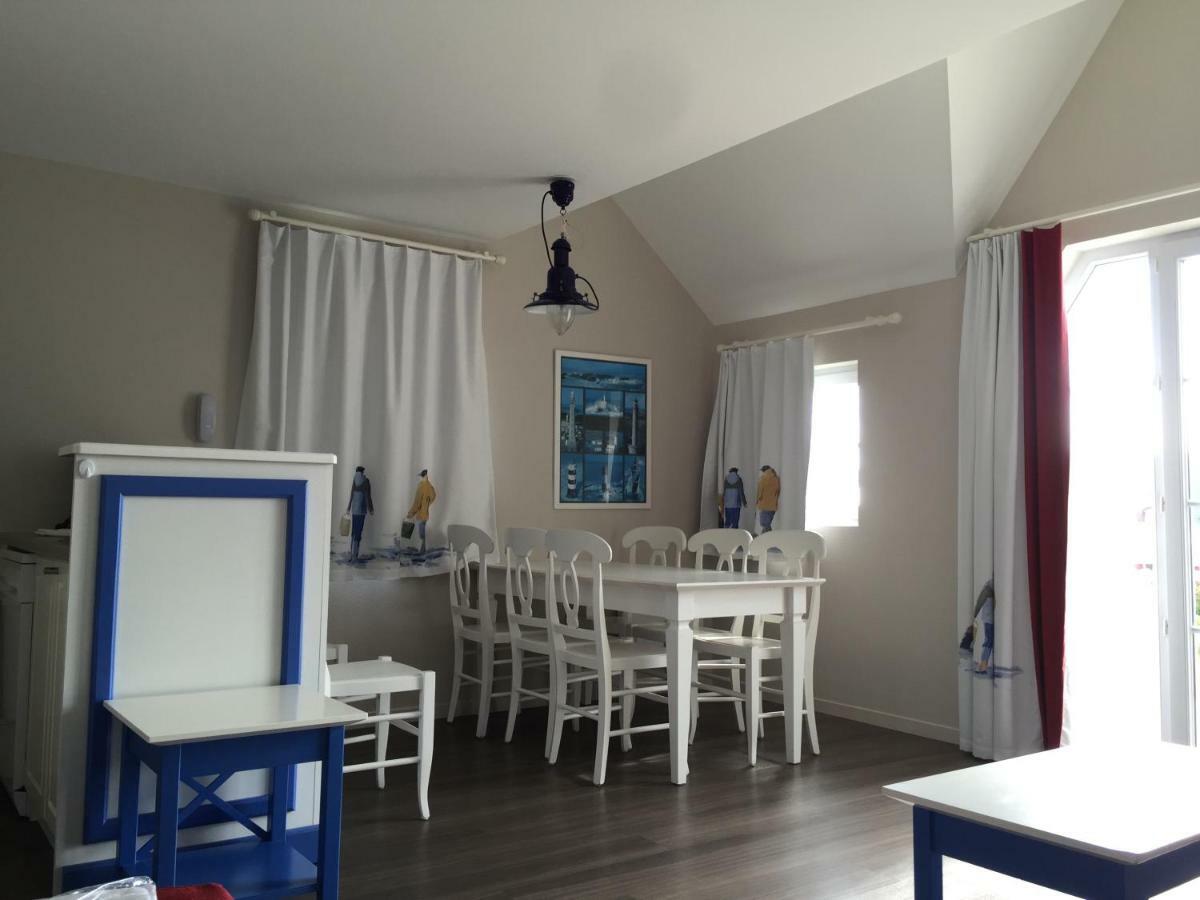 Guilvinec Vacances A L Ocean - T4 Grand Balcon Tout Confort - Wifi Et Parking Gratuits - Mer Plage Piscine A Environ 25 M - Centre Ville, Tous Commerces, Marche, Et Port A 10 Minutes A Pied En Longeant La Mer מראה חיצוני תמונה