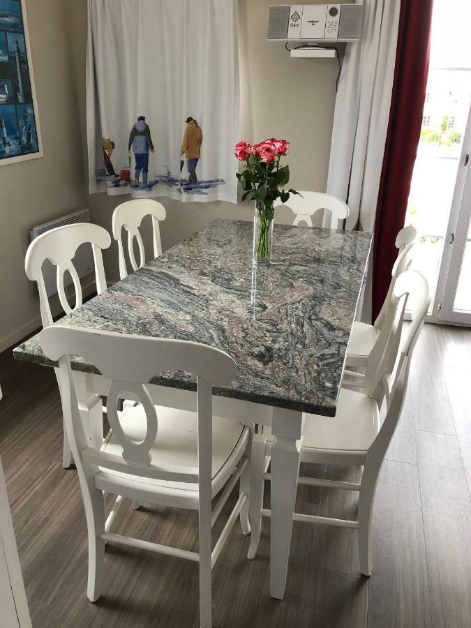 Guilvinec Vacances A L Ocean - T4 Grand Balcon Tout Confort - Wifi Et Parking Gratuits - Mer Plage Piscine A Environ 25 M - Centre Ville, Tous Commerces, Marche, Et Port A 10 Minutes A Pied En Longeant La Mer מראה חיצוני תמונה